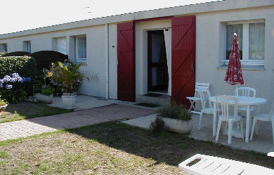 Locmariaquer nr Auray beach village chalet house 